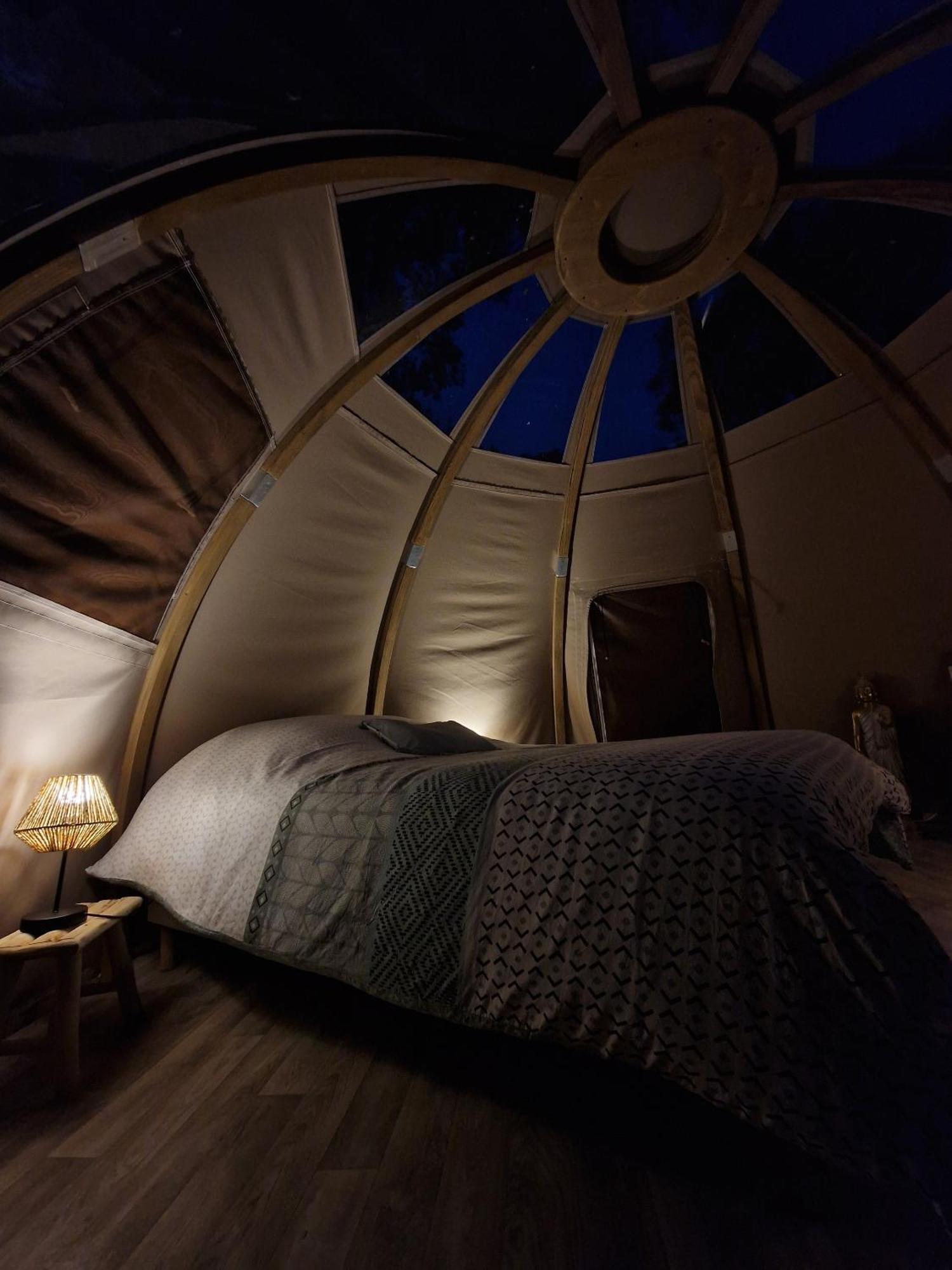 Les Nuits De Cassiopee Acomodação com café da manhã Sorde-lʼAbbaye Quarto foto