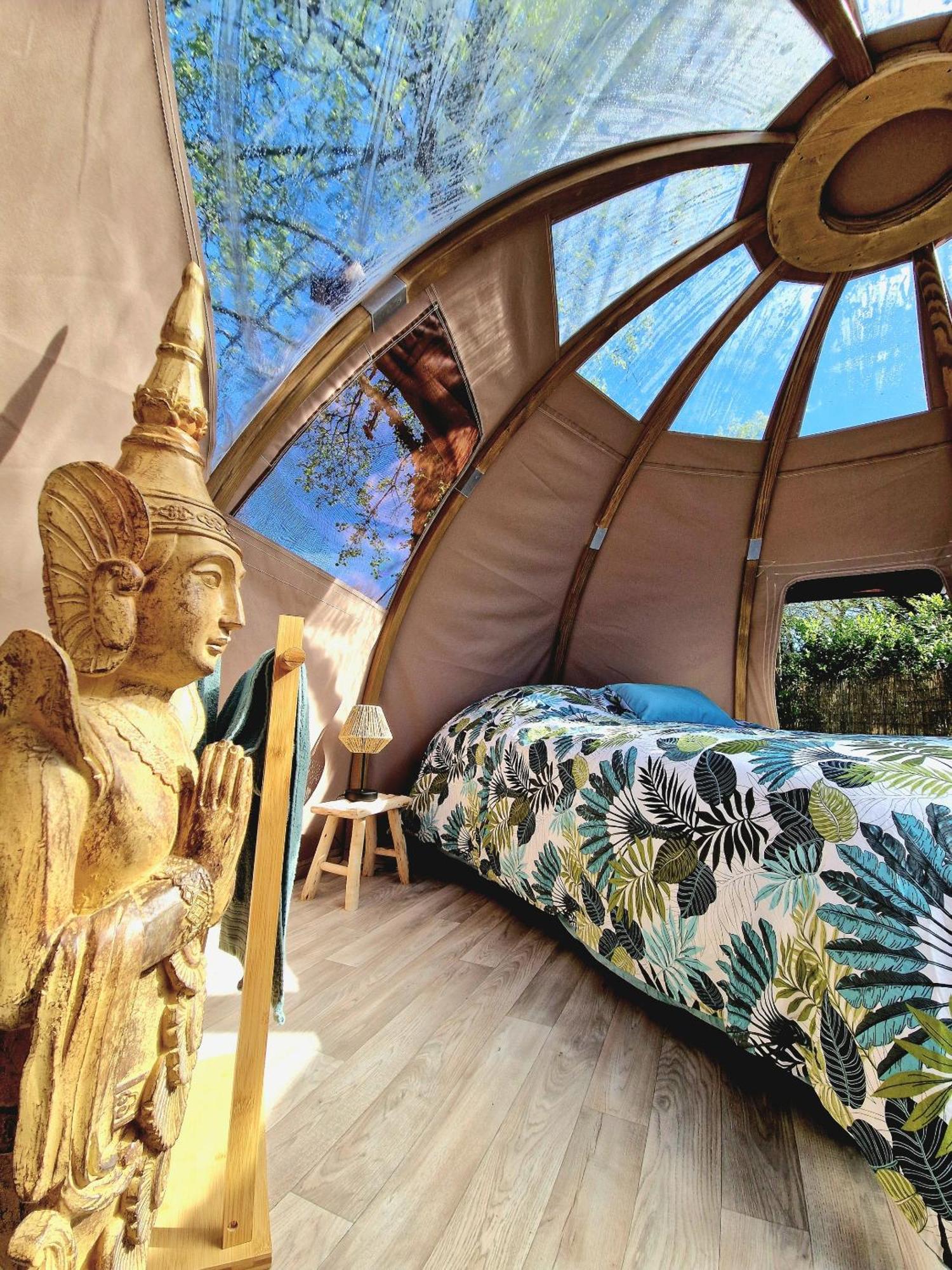 Les Nuits De Cassiopee Acomodação com café da manhã Sorde-lʼAbbaye Quarto foto